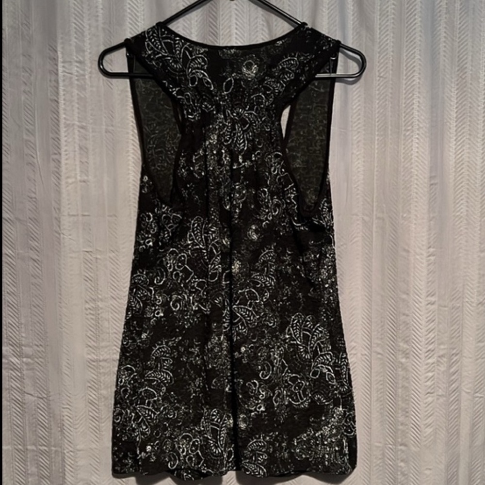 Studio Y Ruffle Tank Top - Picture 2 of 5